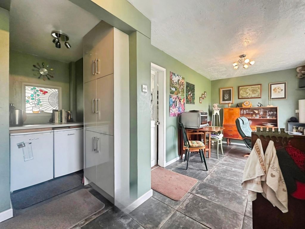 Property photo 2 of 28 Dining Kitchen