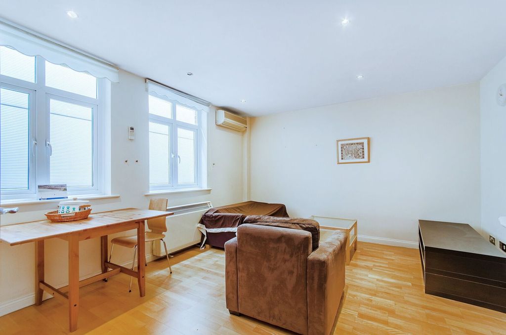 Property photo 1 of 5
