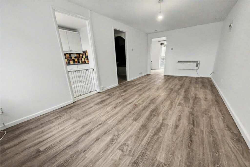 Property photo 2 of 6 0c34c448Fd06Caba3B17c8Fabf8A90F8Portalsize