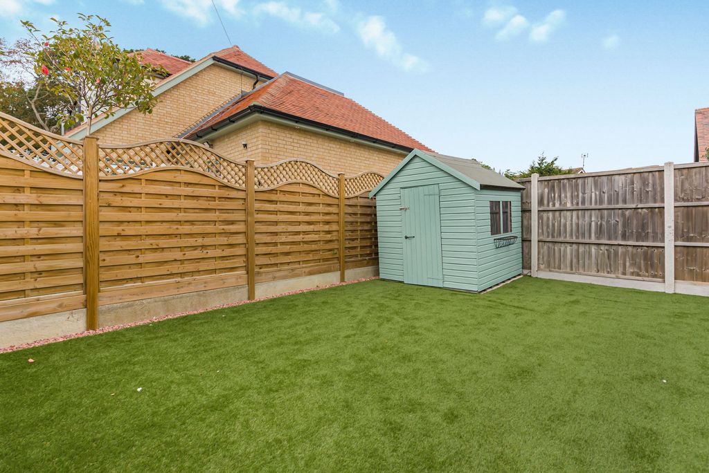 Property photo 3 of 27