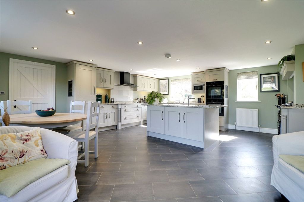 Property photo 3 of 31 Picture No. 29