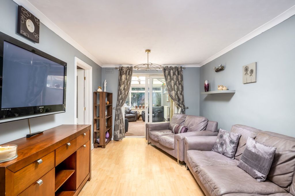 Property photo 2 of 19