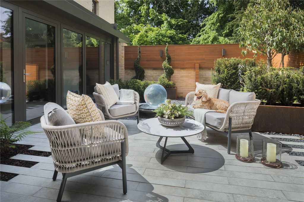 Property photo 3 of 10 Show Home