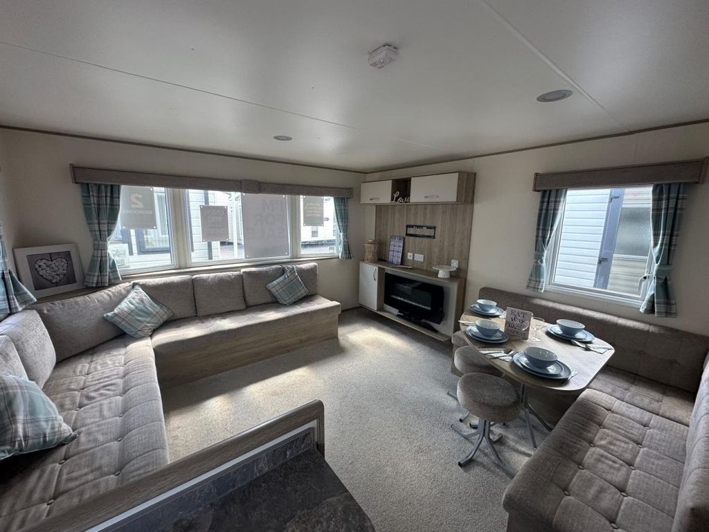 Property photo 1 of 6 Car0026895 - Static Caravan