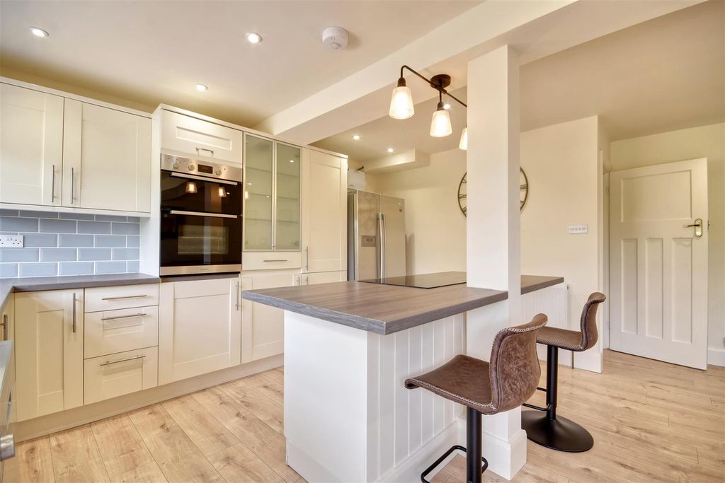 Property photo 3 of 22