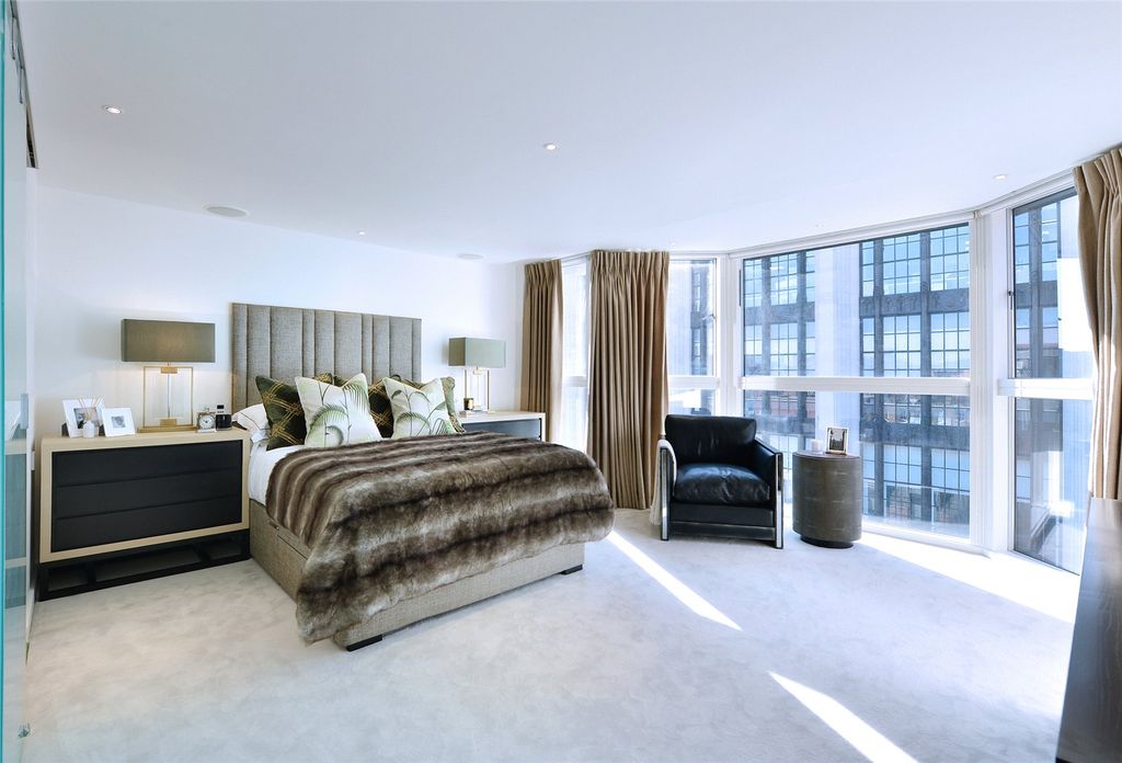 Property photo 2 of 23 Picture No. 04