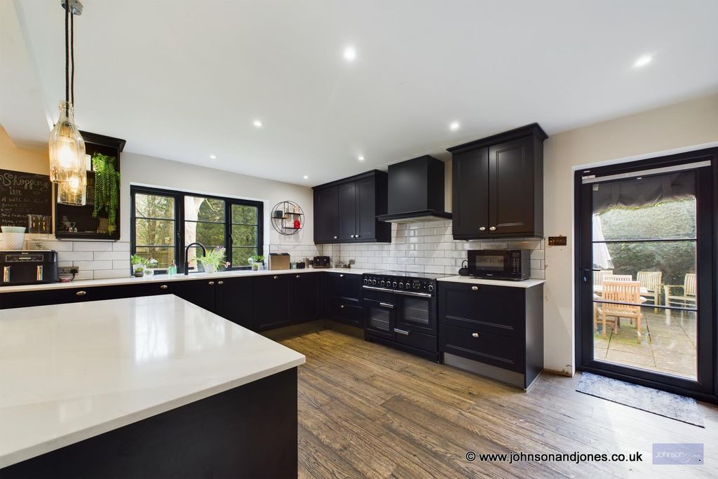 Property photo 3 of 40 4 Kitchen1.Jpg
