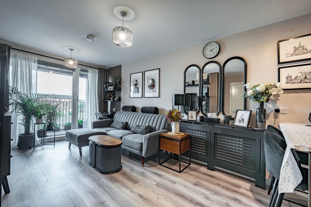 Property photo 3 of 40