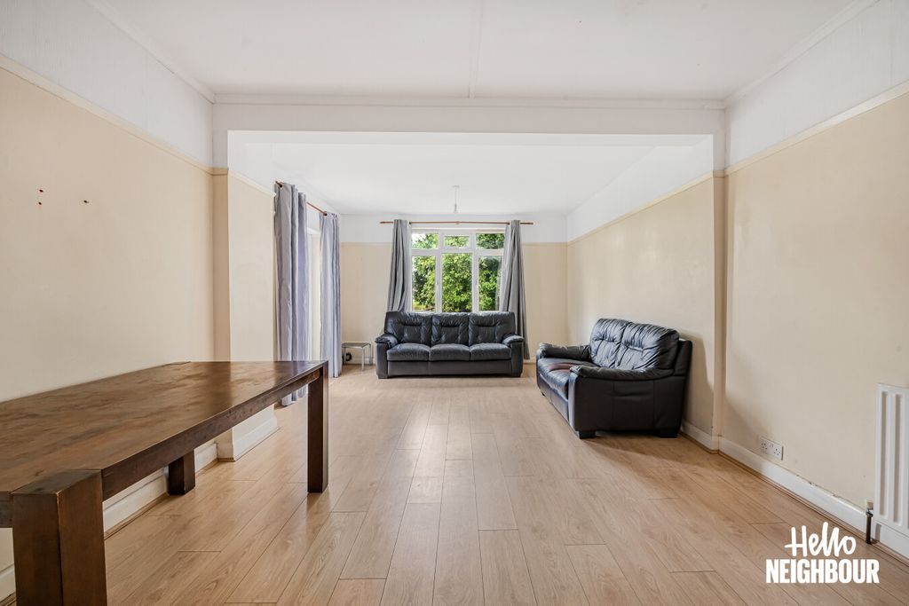 Property photo 2 of 17 Photo 1
