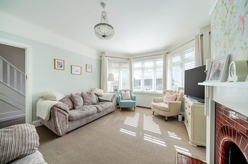 Property photo 3 of 15 1435354-26-69c411...