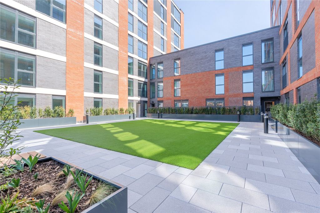 Property photo 2 of 14 Picture No. 10