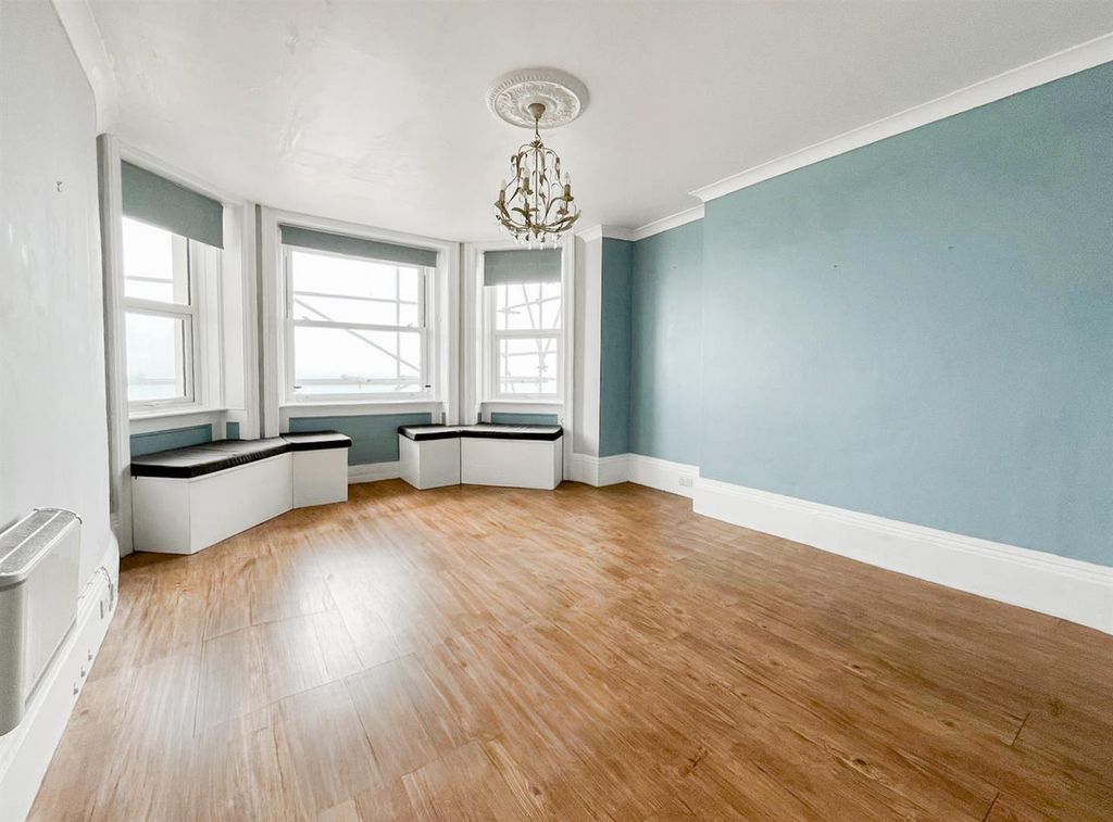 Property photo 3 of 13 13-Fd6Ab1Cf-5234-46B6-9Ef1-Efcb57Aaff8A.Jpg