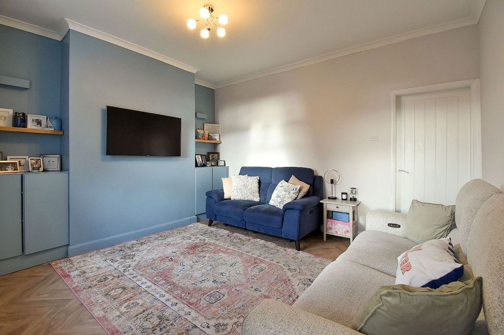 Property photo 3 of 21