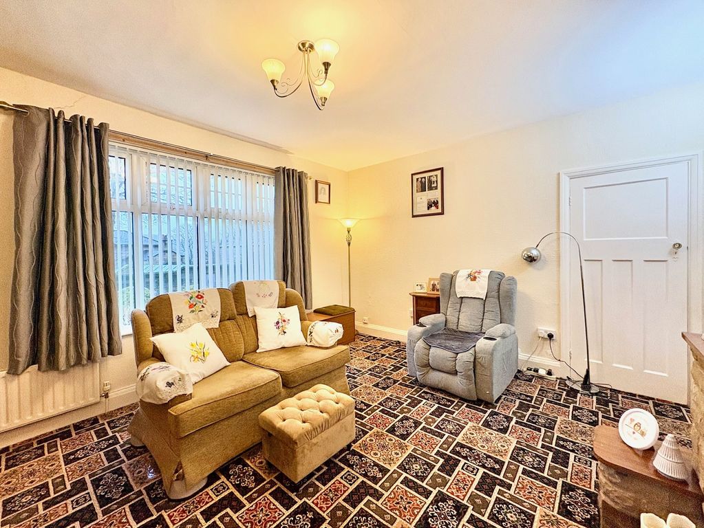 Property photo 2 of 25