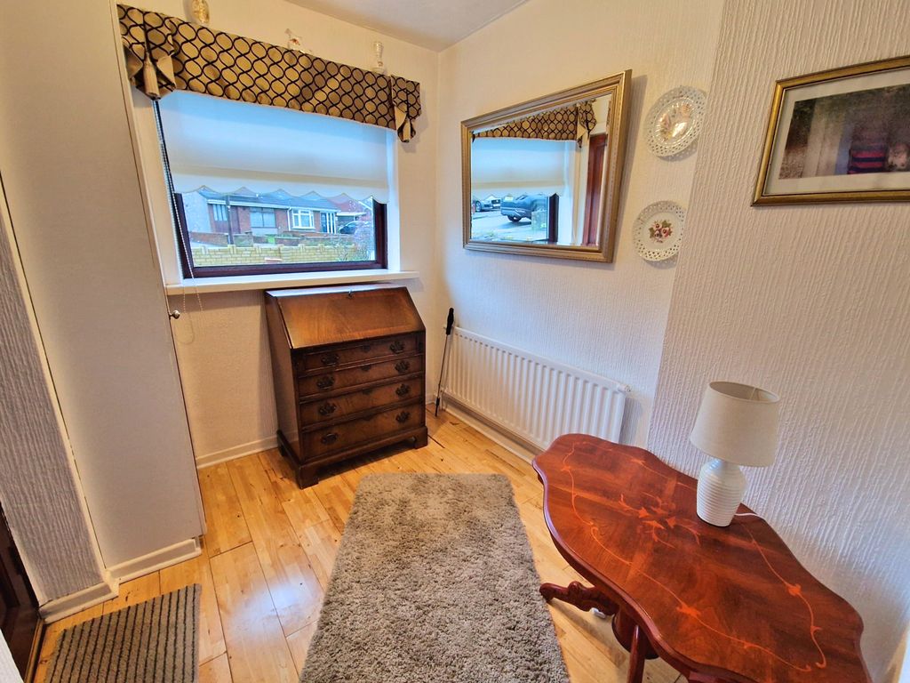 Property photo 2 of 27