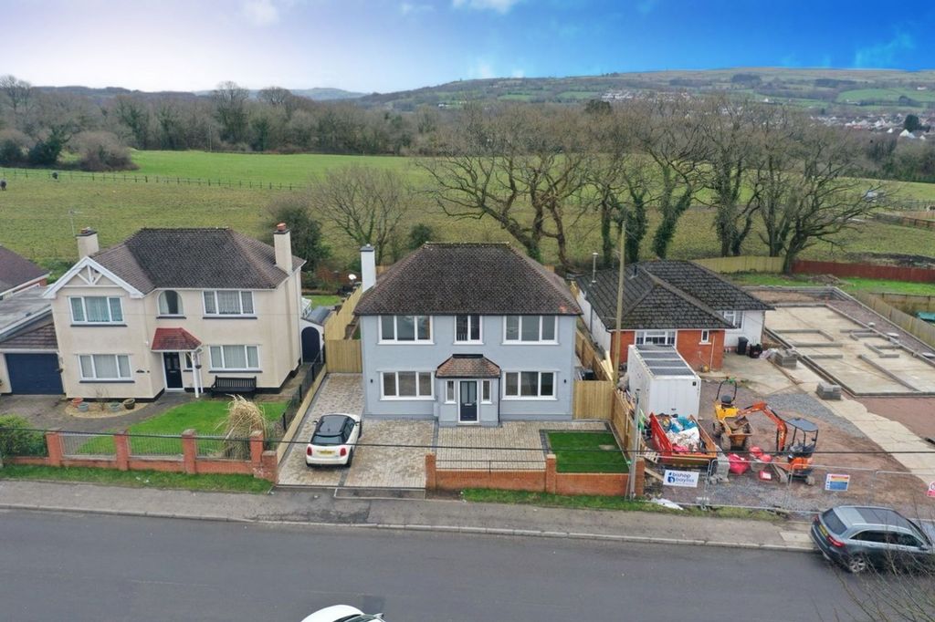 Property photo 2 of 38