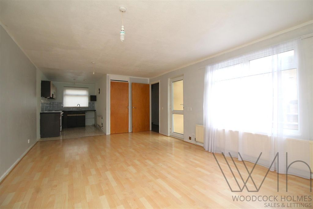 Property photo 2 of 9 Living Room 1_1.Jpg