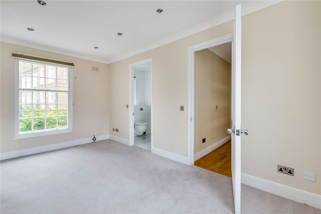 Property photo 3 of 6