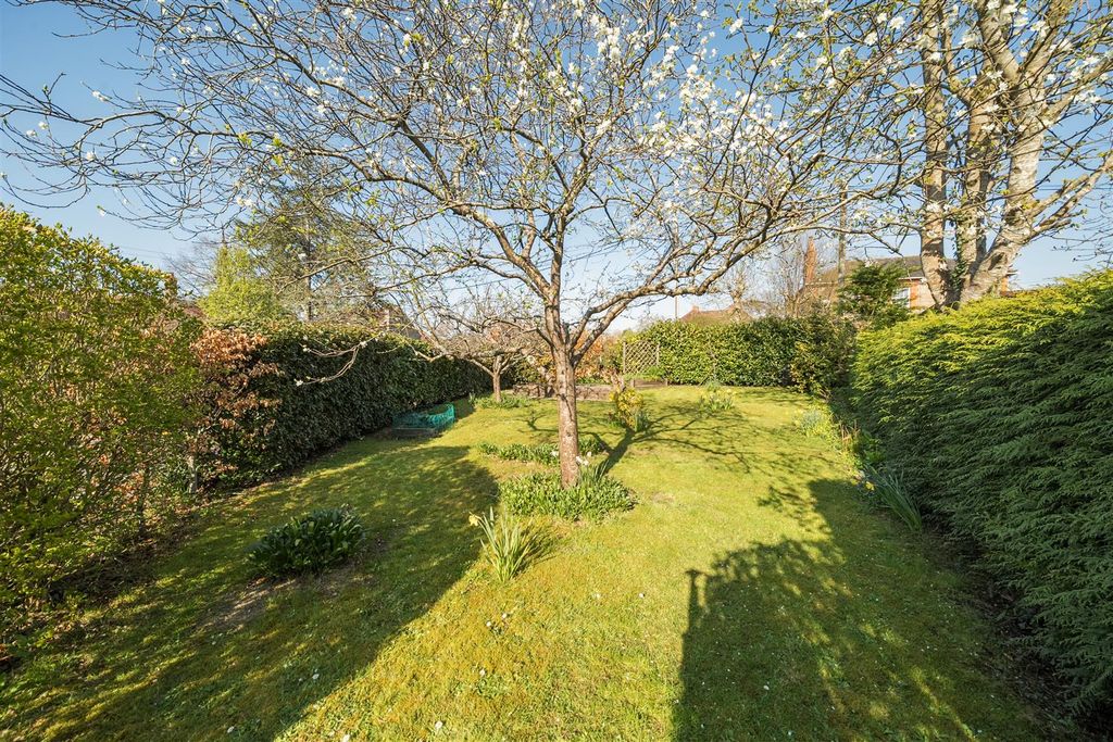 Property photo 3 of 19 Garden