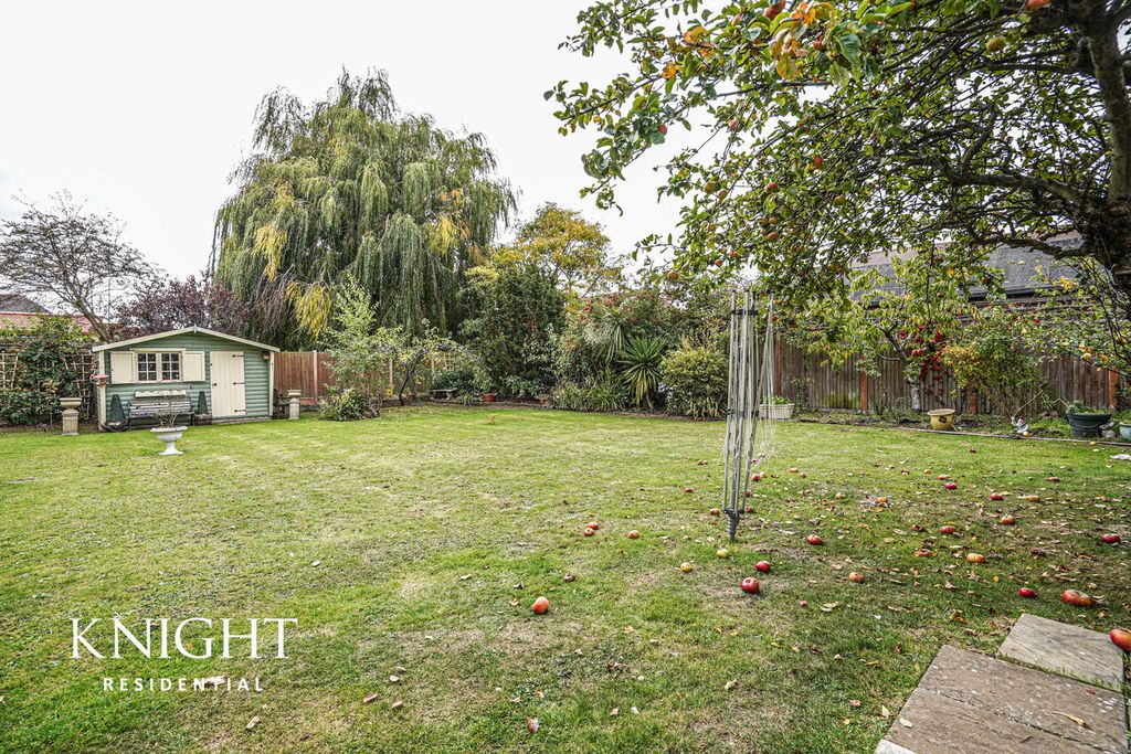 Additional image 21 of 2 bed property for saleConnaught Avenue, Frinton-On-Sea CO13