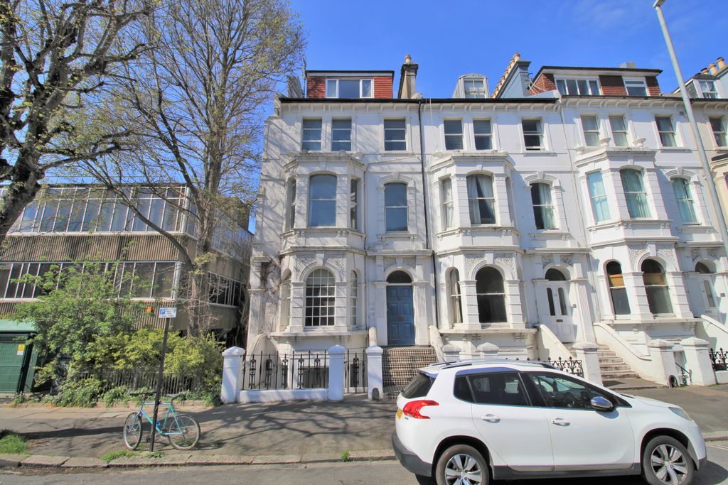 Property photo 3 of 18 29