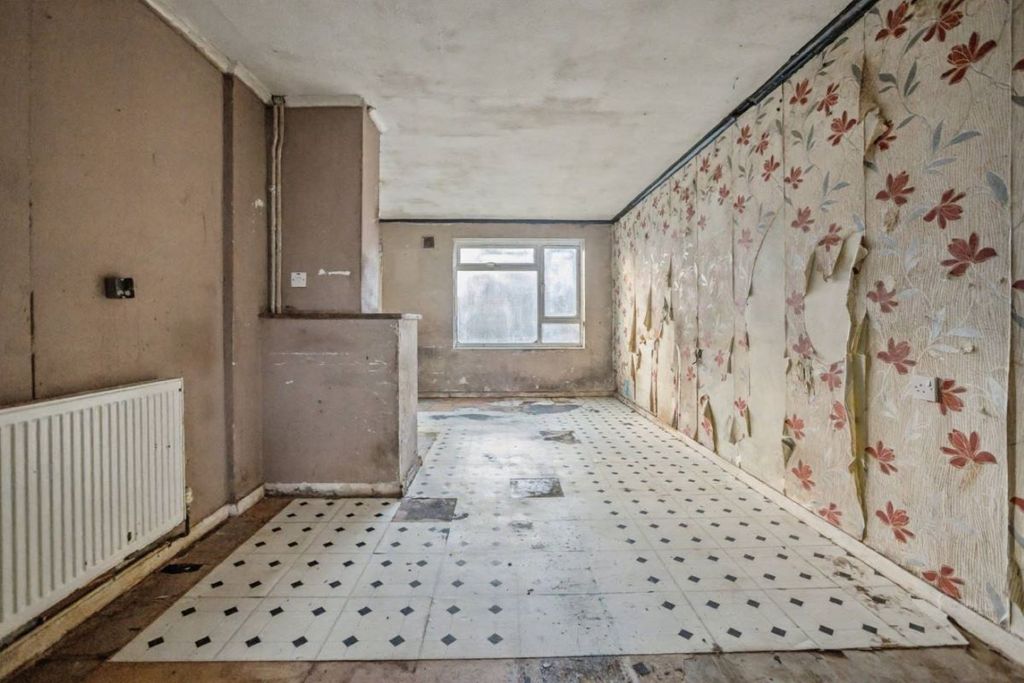 Property photo 3 of 16