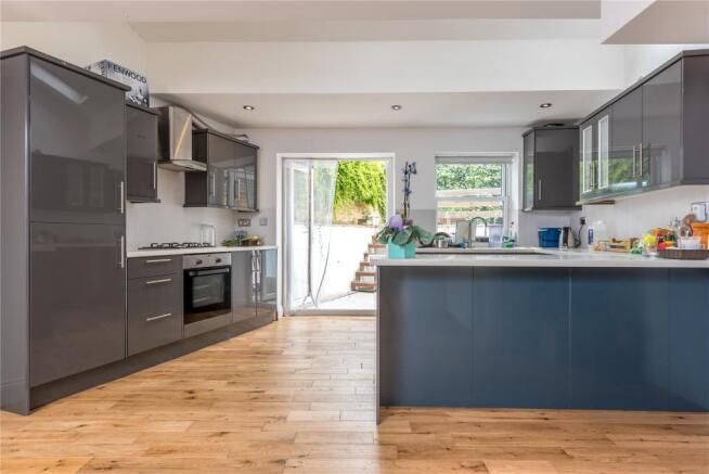 Property photo 3 of 15 55326_Iss190115_Img_04_0000_Max_656x437