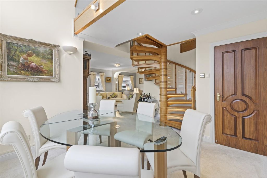 Additional image 5 of 3 bed flat for saleSt. Johns Road, Meads, Eastbourne BN20