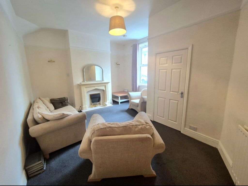 Property photo 2 of 10 Lounge