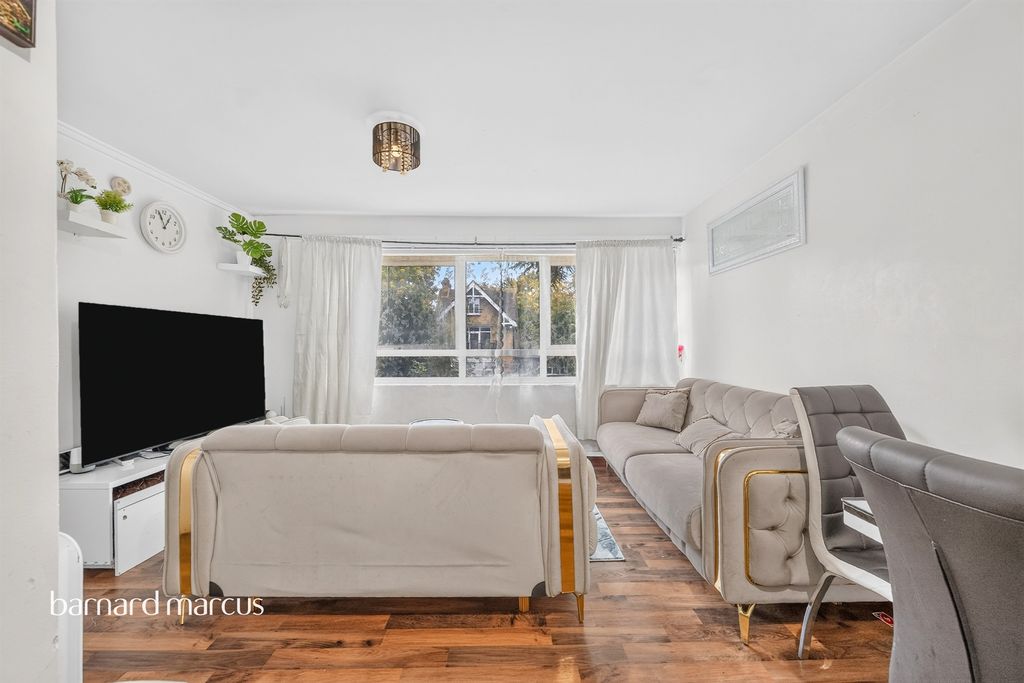 Property photo 3 of 12
