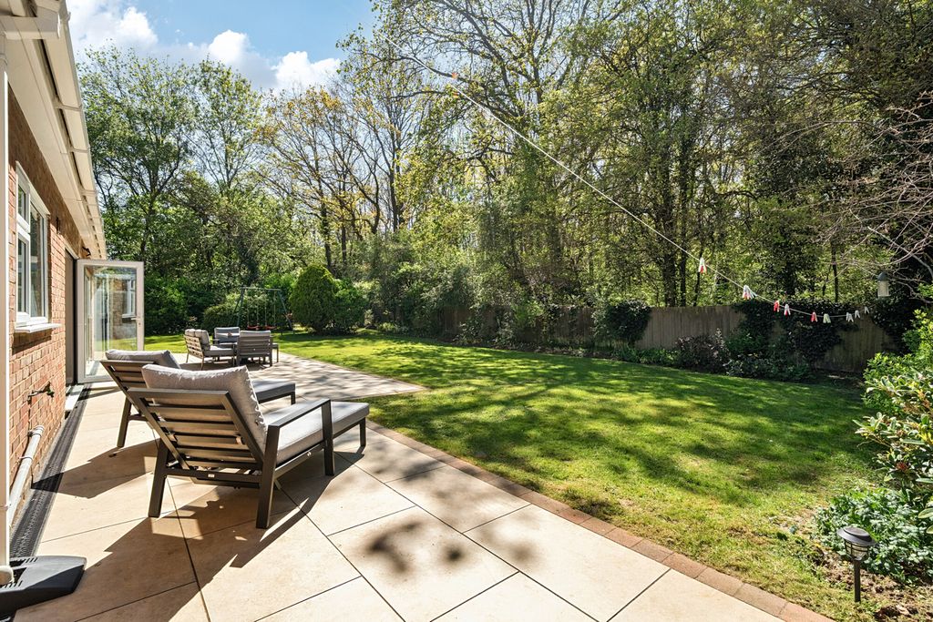 Property photo 3 of 23 1448654-7-69Ea1Ae...