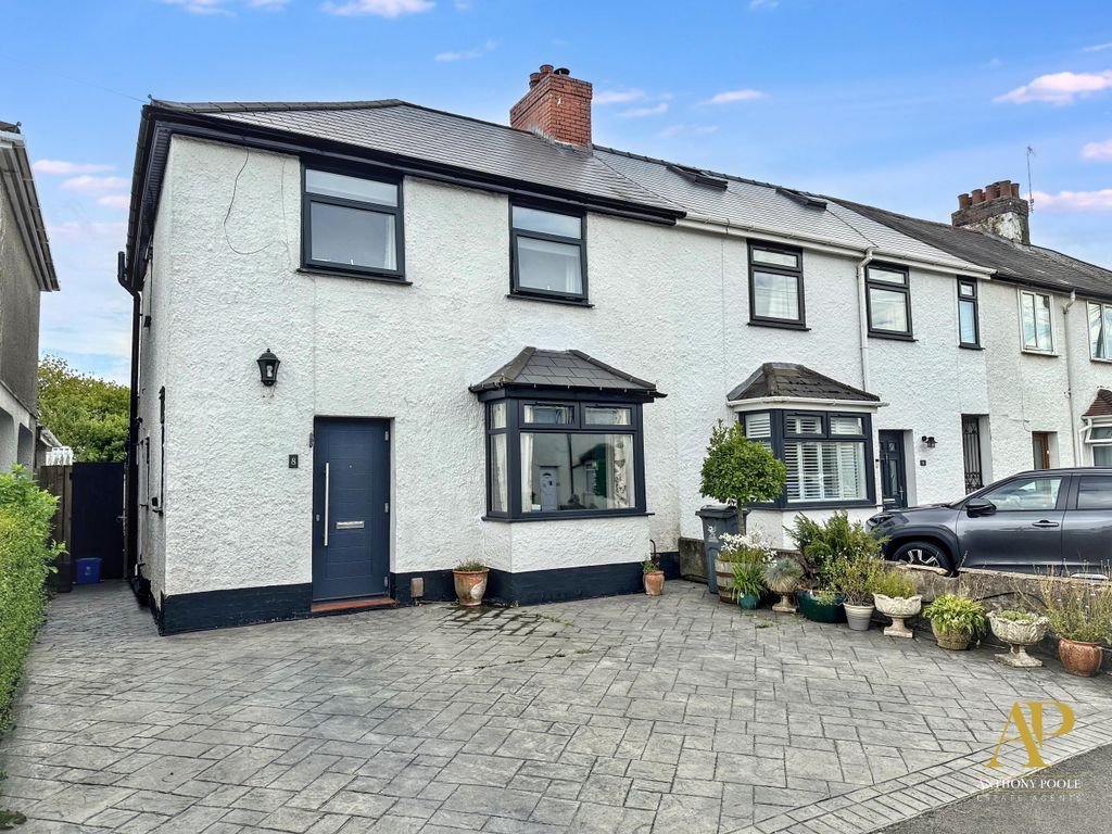 Property photo 1 of 18 Front