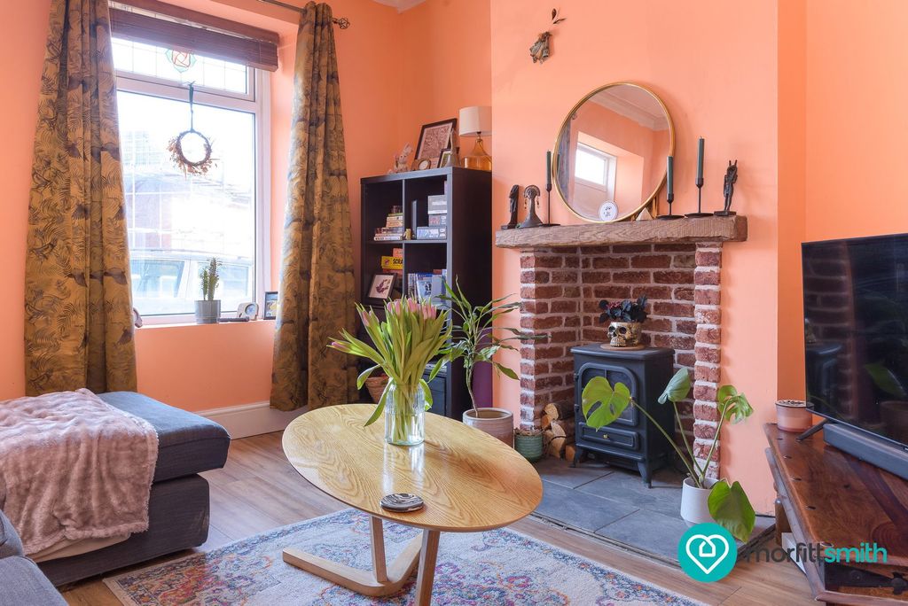 Property photo 2 of 19