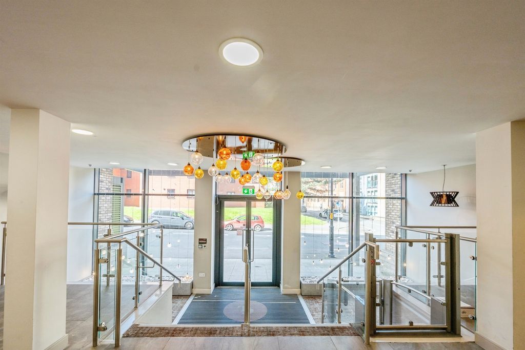 Property photo 3 of 11