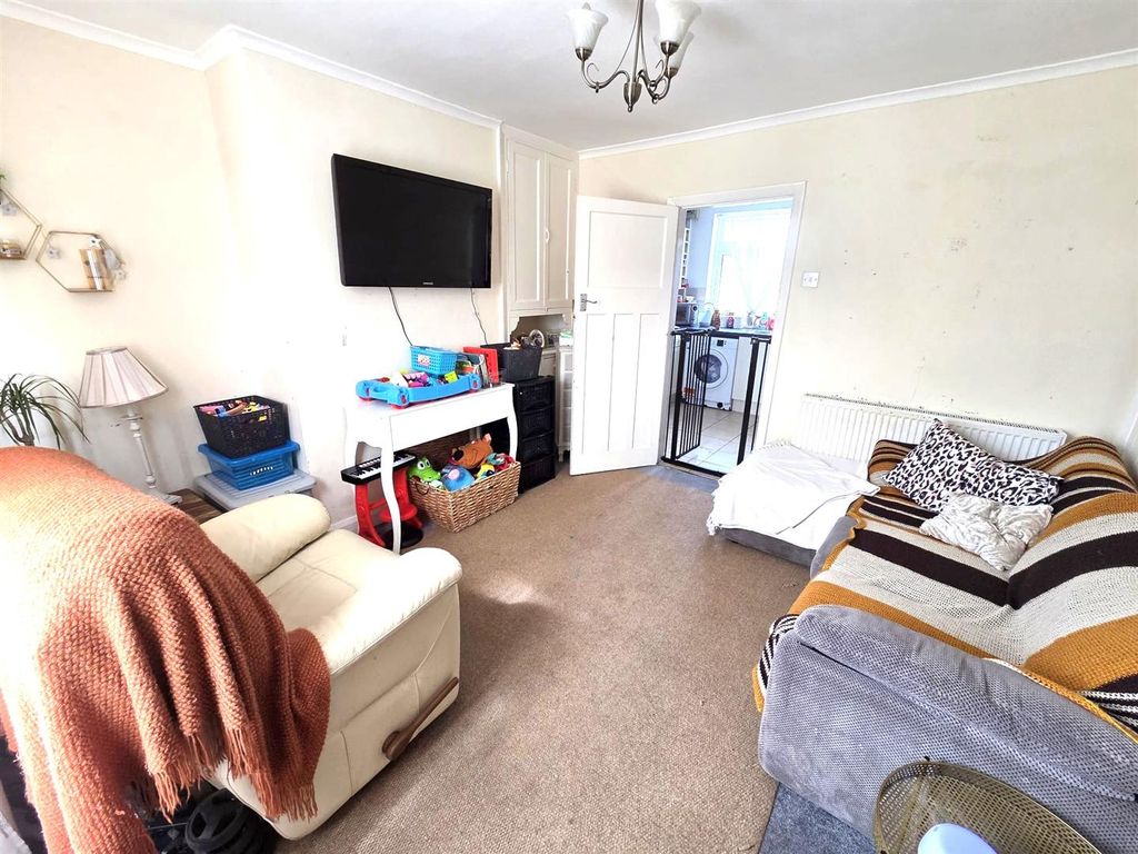 Property photo 2 of 7 Living Room .Jpeg