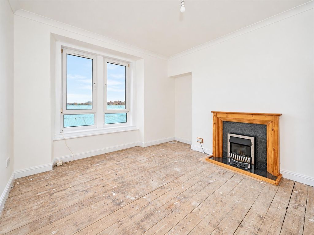 Property photo 3 of 14 77H Sandeman Street Dundee-4.Jpg