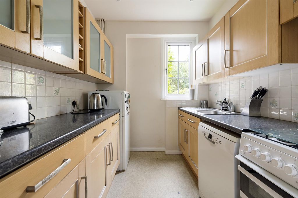 Property photo 3 of 20 Ardleigh Road, E17