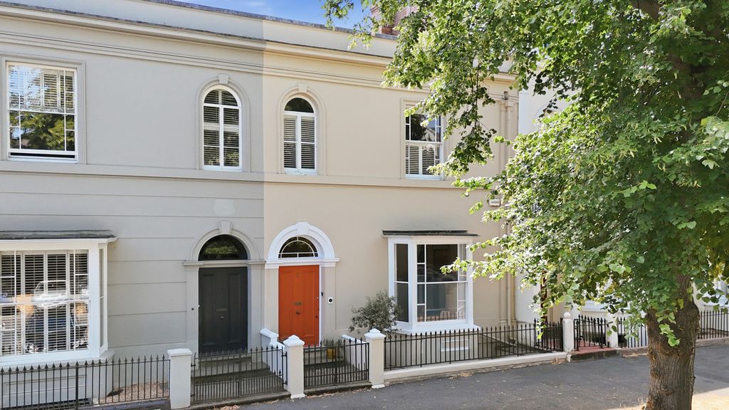 Property photo 1 of 39