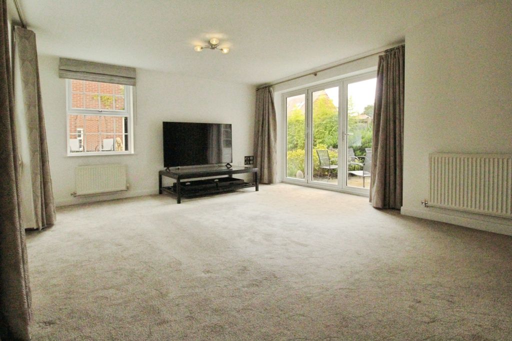 Property photo 3 of 25 Picture No. 01