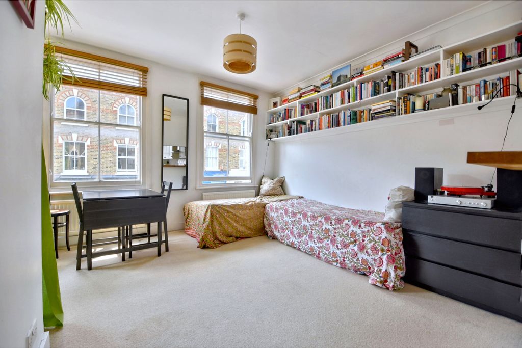 Property photo 3 of 11
