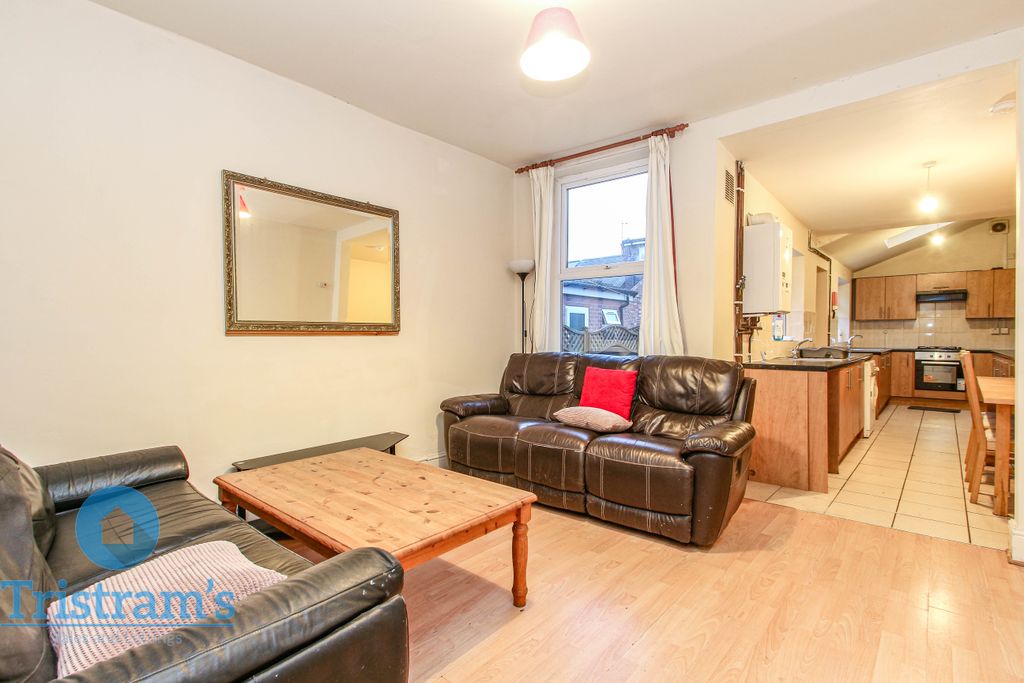 Property photo 2 of 21 Img_4385