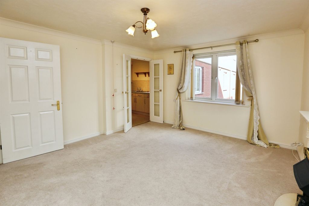 Property photo 3 of 15