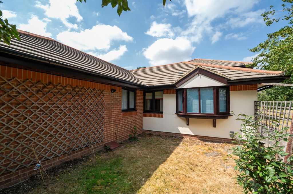 Property photo 1 of 9 1493681-22-6A5647...
