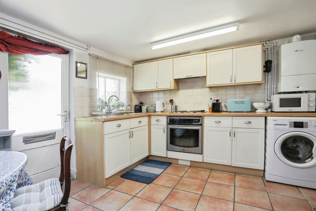 Property photo 2 of 17