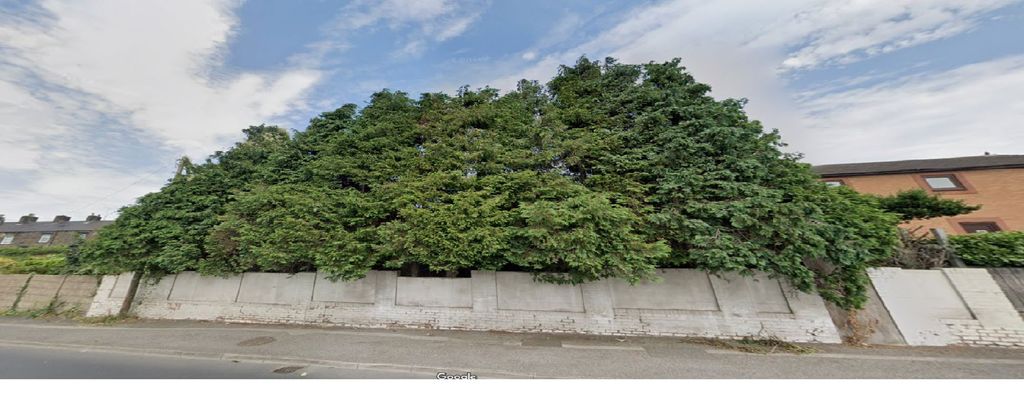 Property photo 1 of 2