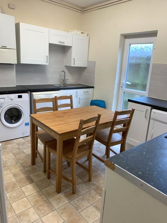 Property photo 2 of 33 Picture No. 21