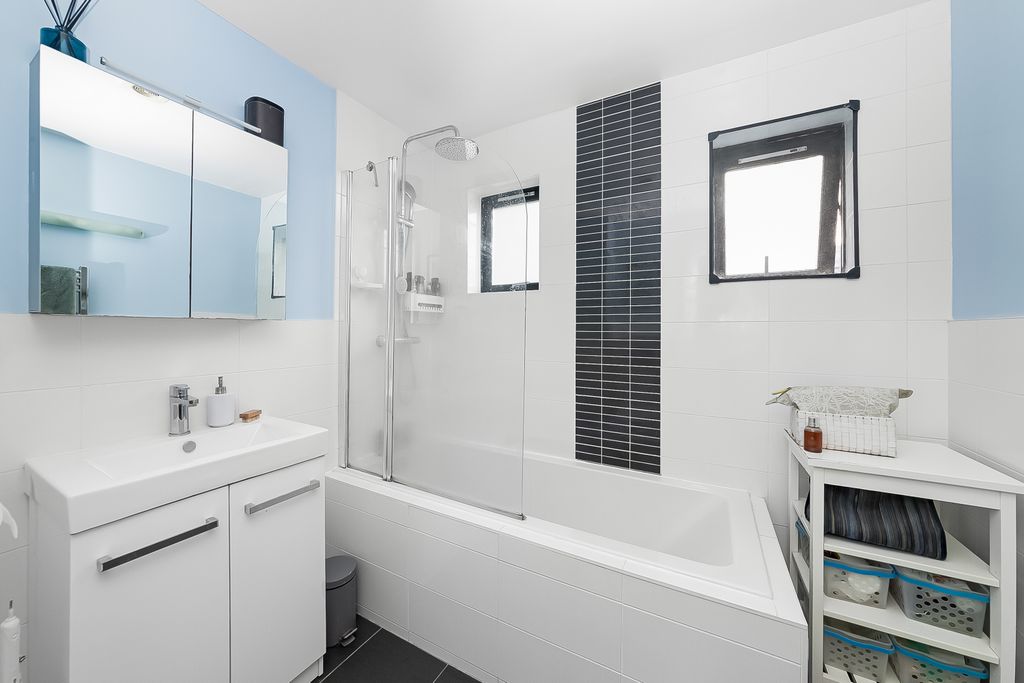 Property photo 3 of 13 Img_1913-1