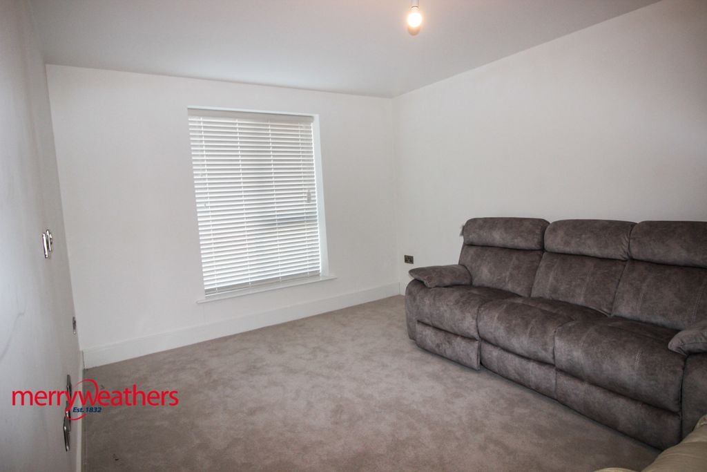 Property photo 3 of 20 Lounge