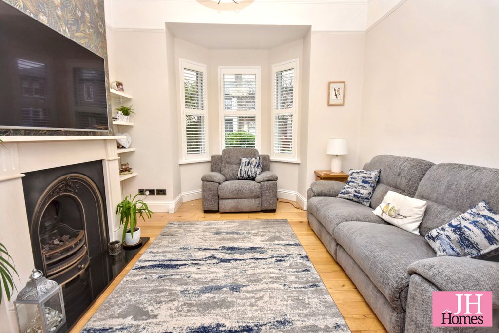 Property photo 2 of 23