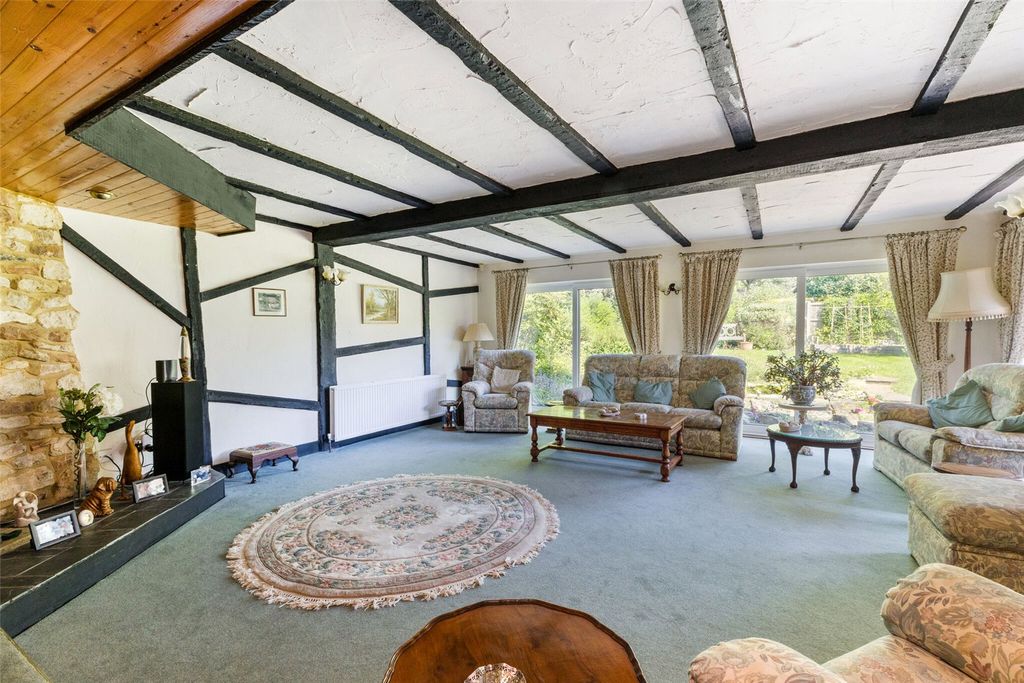 Property photo 2 of 18 Sitting Room